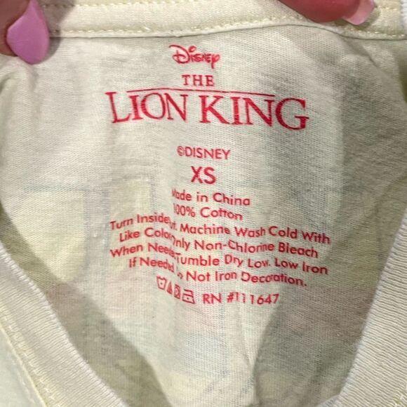Disney Lion King Short Sleeve Crew Neck T-Shirt Graphic Hakuna Matata Sz XS - Picture 2 of 3